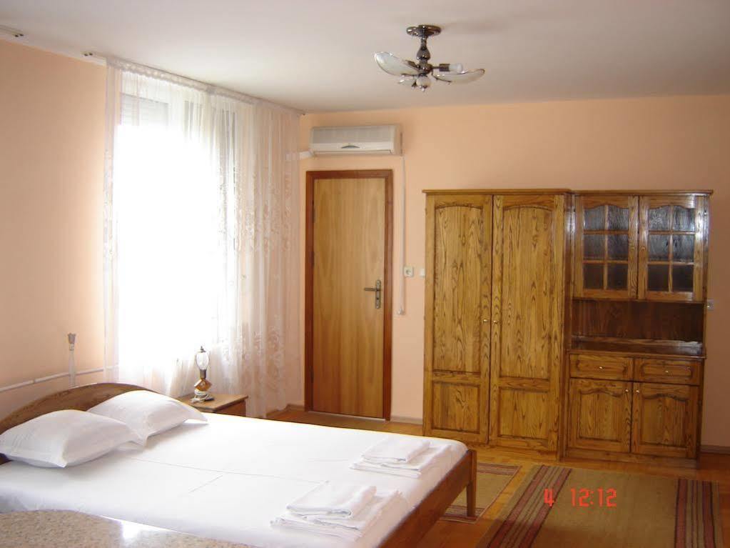 Kanclera Hotel Kaspichan 外观 照片